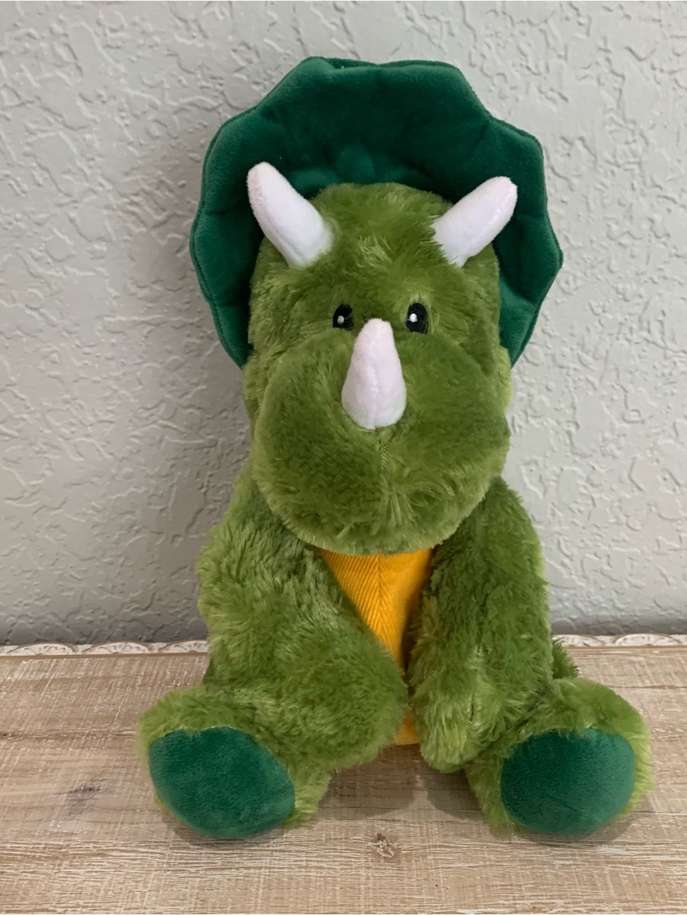 Warmies Green Plush Triceratops Stuffed Animal New warmable therapeutic